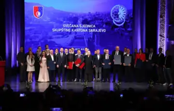 Narodno pozorište vlada ks svečana sjednica/ Vlada ks
