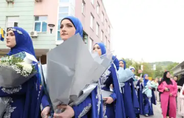 Visoko maturanti defile medrese Osman ef. Redžović