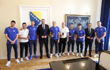 Konakovic zmajevi diplomatski pasos