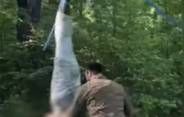 Ruski komandant muči svog vojnika