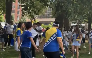 Amerika kolo navijaca bih