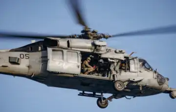 Americki borbeni helikopter AH 64 Apache
