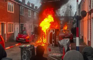 Antimigrantski protesti u Belfast Sjeverna Irska 06