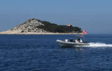 More albanija