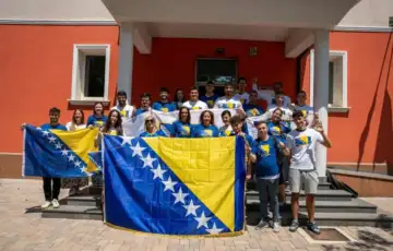 UNMO navijac 872x610
