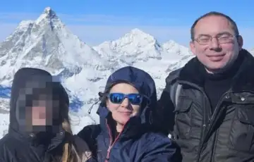 Holandija tinejdzerka ubistvo roditelja