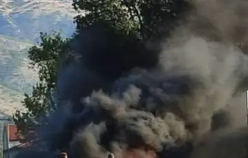 mostar zapalio se automobil