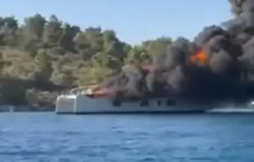 Hvar pozar jahta