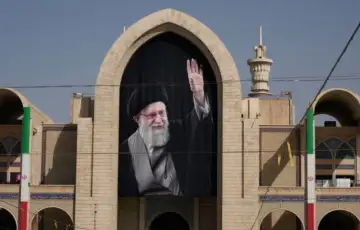 Iran 07 Ceremonija za Alija Hamneija