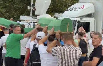 Srebrenica potocari tabuti izneseni iz fabrike akumulatora