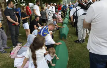 Genocid u Srebrenici potocari 2026 fena