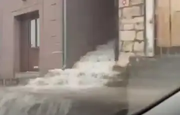 Trebinje 07 na vodi Snazno nevrijeme pogodilo grad poplavile ulice