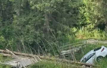 Bijambare auto u kanalu