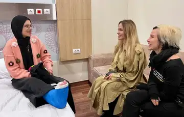 Angelina Jolie je jos jednom pokazala humanost 1 posjetila palestinsku djecu u bolnici u Egiptu