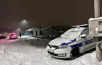 Beograd 01 Tinejdzer izvrsio samoubistvo nakon sto je tesko ranio baku i djeda