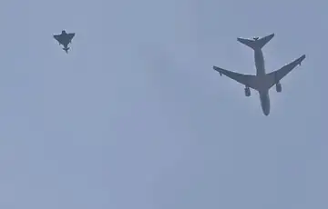 Borbeni avioni Emirata prate putnicke letove