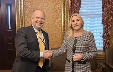 Charles Mc Laughlin i Zeljka Cvijanovic sad