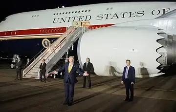 Donald Trump turska avion 07