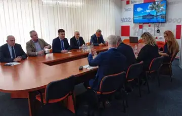 HDZ 1990 John Ginkel