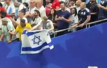 Hossam Hassan Argentinski navijaci mahali zastavom Izraela ispred selektora Egipta on pljunuo prema njima