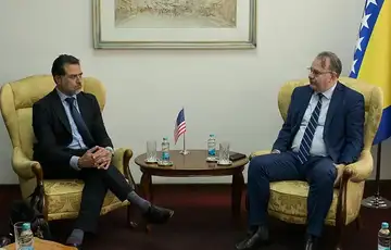 Niksic i Joshua Volz