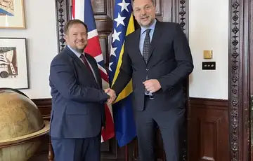 Konakovic sa Stephenom Doughtyjem london