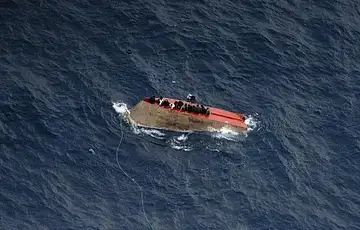 Italija migranti Prevrnuo se brod s migrantima vise od 70 ljudi nestalo