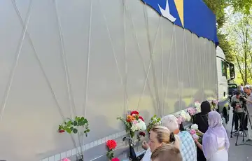 Kolona s tabutima deset zrtava genocida u Srebrenici krenula iz Visokog prema Potocarima 2026