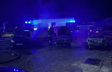 Mostar dvorištu Srednje ekonomske škole u Mostaru izgorjelo šest vozila