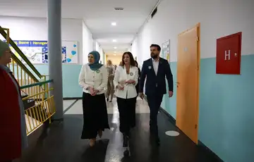 Nermin Muzur i Naida Hota Muminovic obisli renoviranu Prvu osnovnu skolu Ilidza