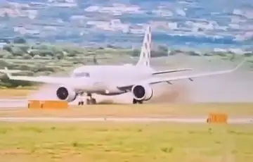 Split 05 Objavljen videosnimak izlijetanja aviona sa piste aerodroma u Splitu