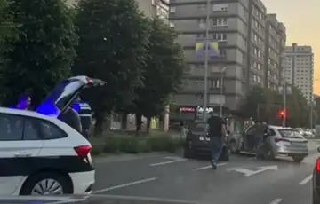 Tuzla hapsenje 05 2026 Policija opkolila vozila ima uhapsenih Foto; Tuzlainfo