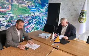 Ugovor su potpisali Haris Dzihanic Migdad Hasanovic