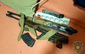 Velika akcija FUP a u Sarajevu Uhapsene cetiri osobe zaplijenjene automatske puske kokain i heroin