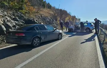 Sudarila se dva vozila na izlazu iz Mostara prema Nevesinju