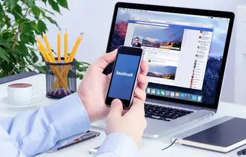 Facebook 7104152
