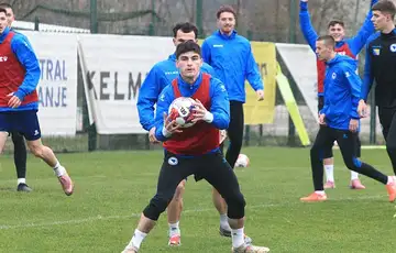 Mlada nogometna reprezentacija Bi H