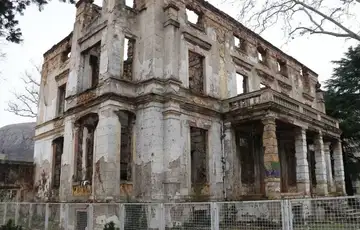 Mostar rusevine kuca mujage komadine