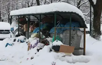 Smece neodvozeno iz kontejnera