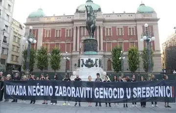 Srbija zene u crnom zene sbb 690x480