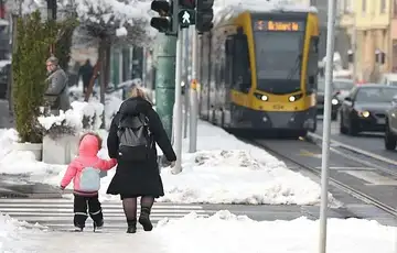 Tramvajski saobracaj snijeg 2026 foto fena