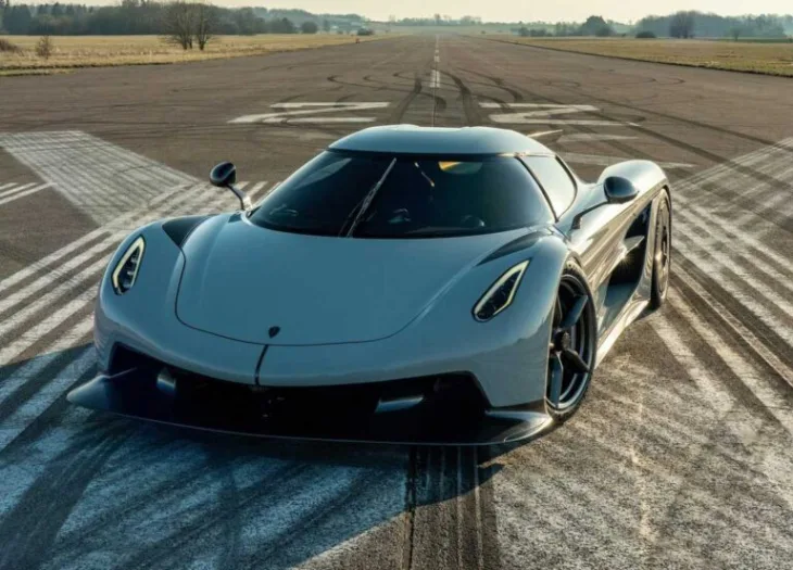 Koenigsegg 02 768x552