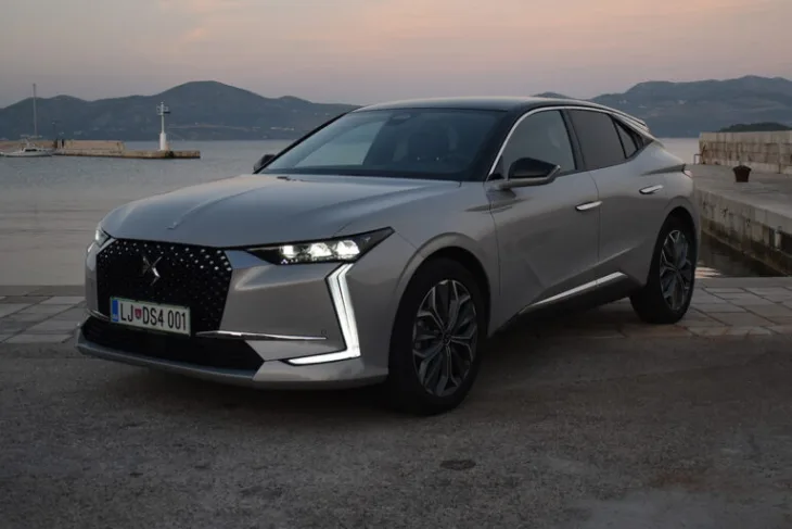 Ds4 test naslovna 768x512