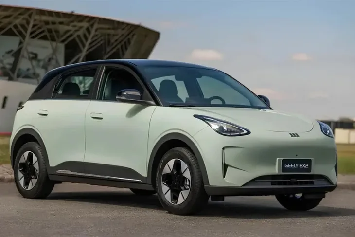 Geely E2