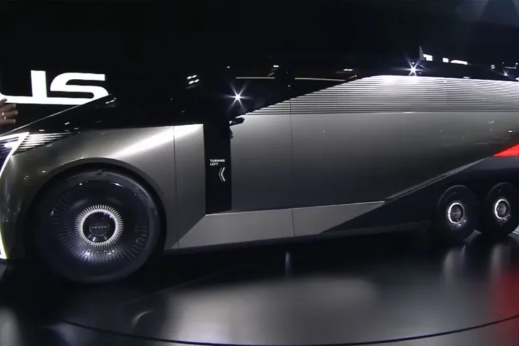 Lexus LS Concept ima sest tockova
