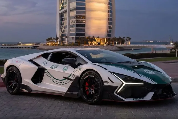 Mansory Lamborghini Revuelto za policiju u Dubaiju