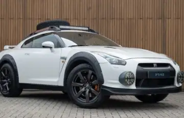 Nissan GT R