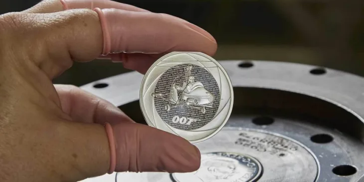 007 860x430