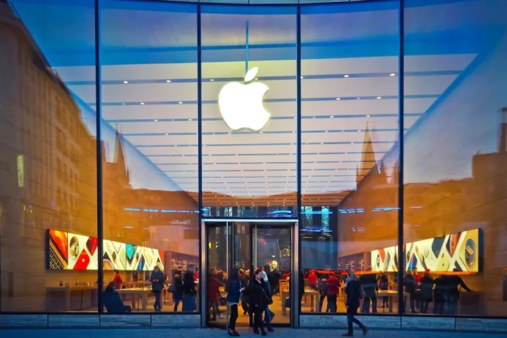 Apple 1024x682