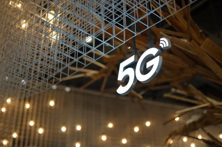 5g 760 520 p C 90